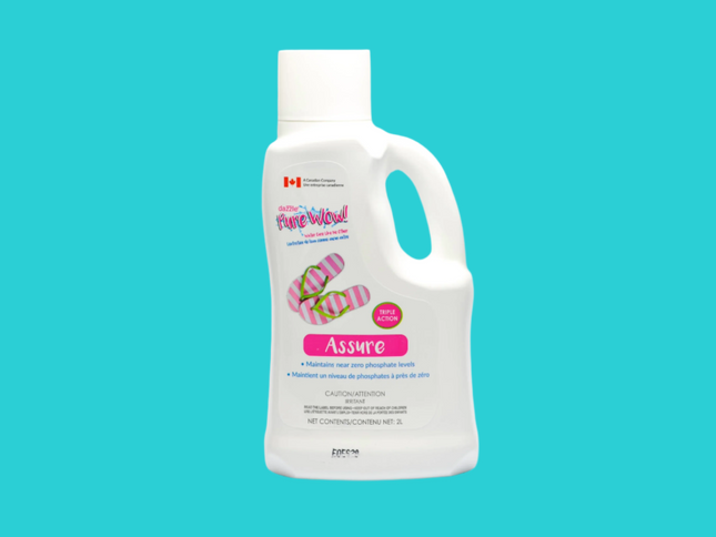 Bouteille de 2 L de PureWow Assure Dazzle – traitement triple action pour piscine.