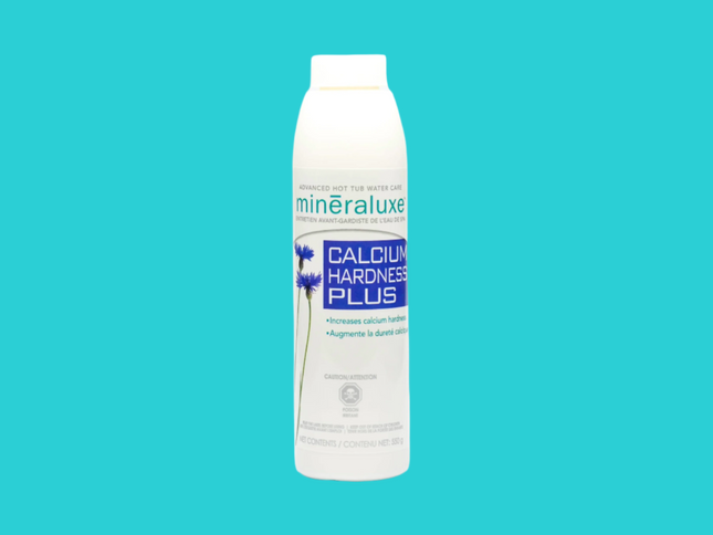 Contenant de 550 g de Calcium Plus Spa Mineraluxe pour augmenter la dureté calcique de l’eau de spa