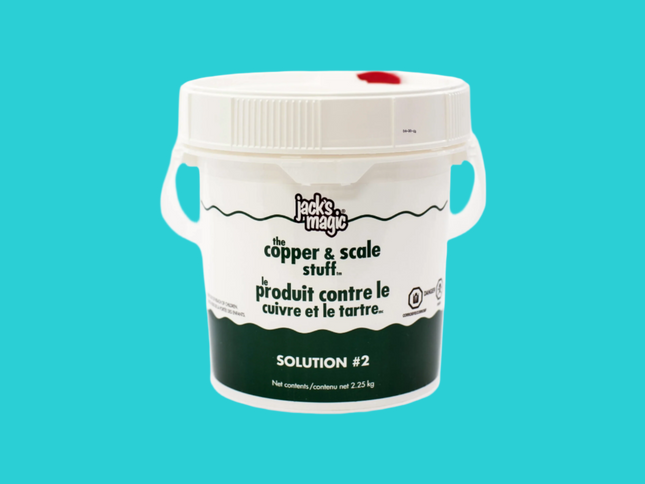 Seau de 2,25 kg de Jack’s Magic Solution 2 – traitement pour éliminer les taches de cuivre et les dépôts de tartre dans les piscines.