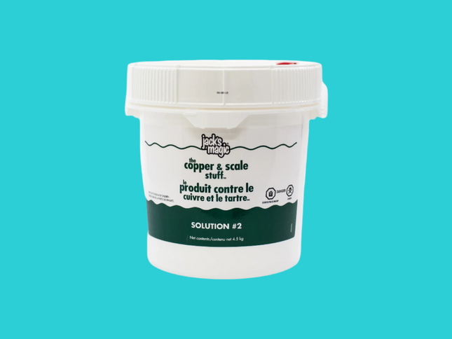 Seau de 4,5 kg de Jack’s Magic Solution 2 – traitement pour éliminer les taches de cuivre et les dépôts de tartre dans les piscines.